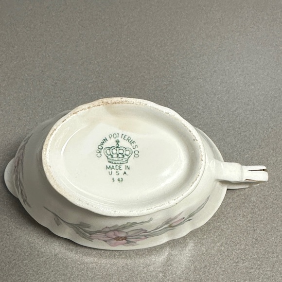 Crown Pottery CRP11 Elegant Cream Floral Gravy Boat with Saucer Southern Charm - Picture 2 of 7